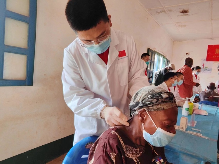 第20批援中非中國醫(yī)療隊:不以山海為遠 傳播仁心仁術(shù)