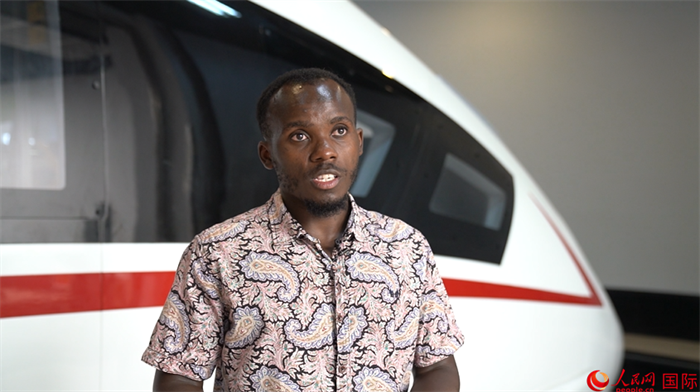 北京交通大學(xué)肯尼亞籍留學(xué)生卡里烏接受人民網(wǎng)采訪。人民網(wǎng) 周琳佳攝