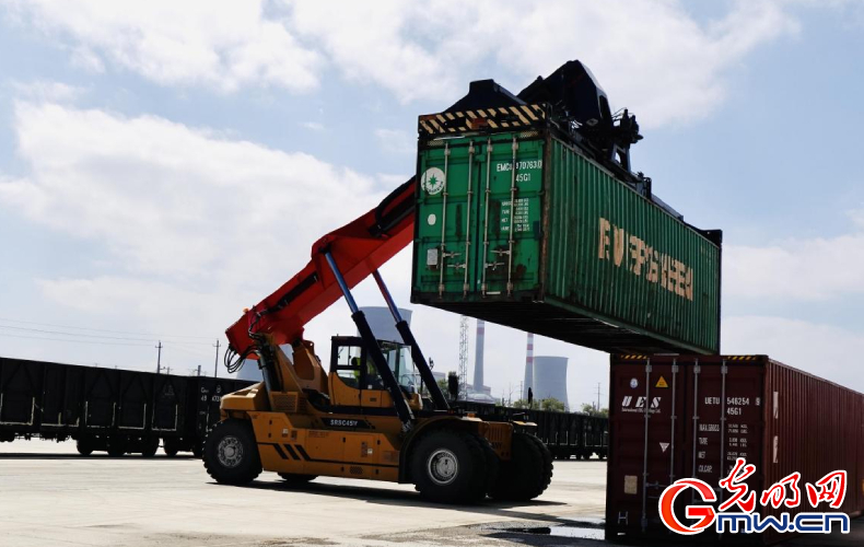 發(fā)現(xiàn)最美鐵路｜鐵龍奔騰！抒寫中歐班列草原絲路新篇章