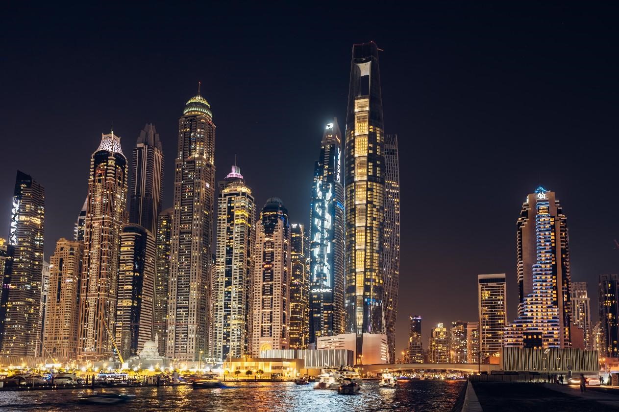 瑪瑞納地區(qū)夜景。中鐵十八局供圖