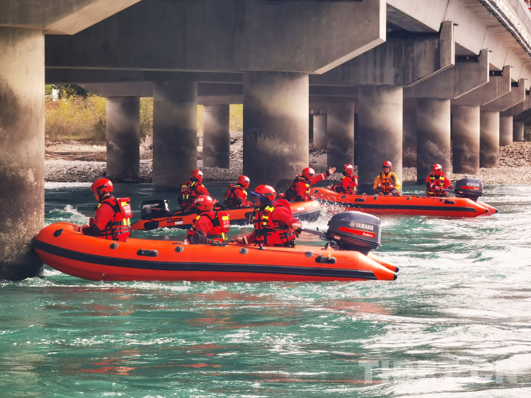 圖為抵礁訓練.jpg 圖為抵礁訓練.jpg