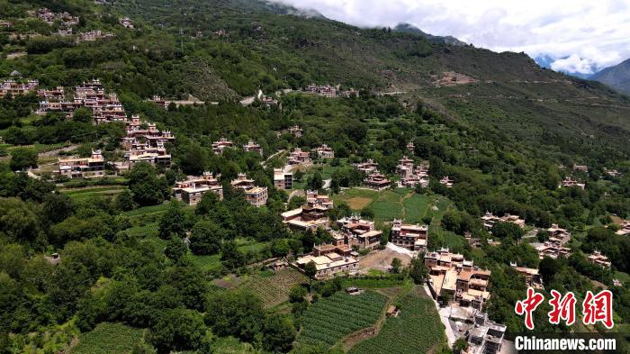 四川丹巴村民洛太的民宿致富夢(mèng)：“除了好政策，自己更要有干勁”