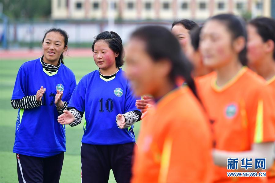 （體育·專題）（18）足球——踢球吧！草原女孩