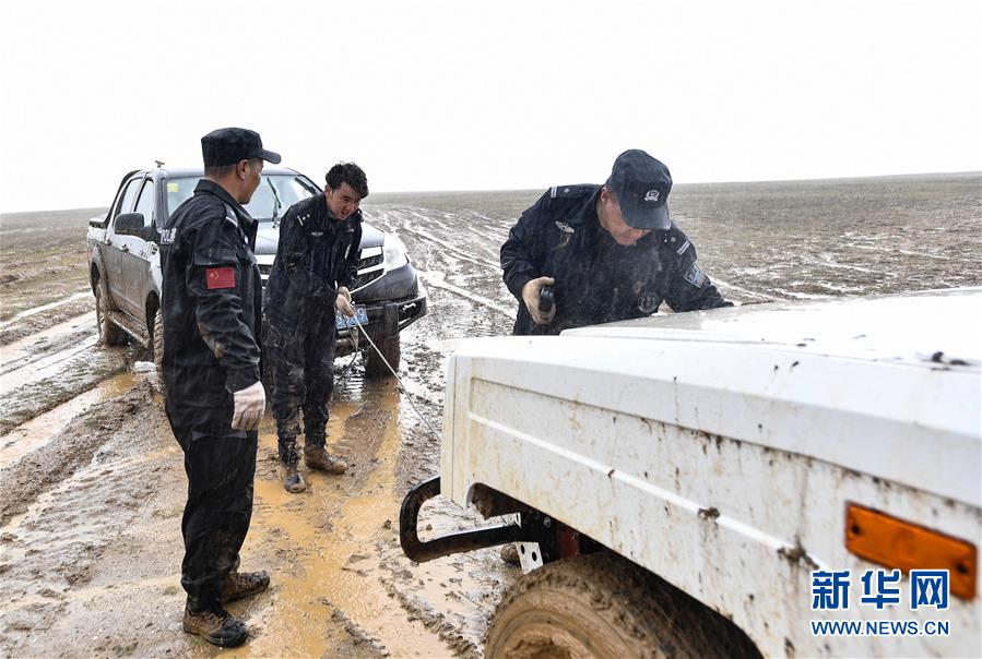 （圖文互動(dòng)）（4）記者手記：可可西里，“挪”向“藏羚羊大產(chǎn)房”的14個(gè)半小時(shí)