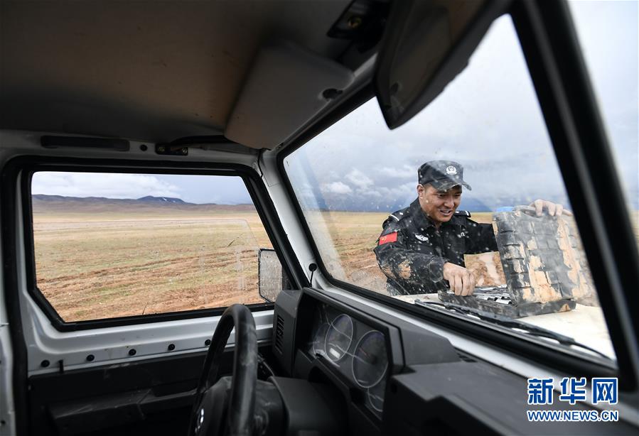 （圖文互動(dòng)）（2）記者手記：可可西里，“挪”向“藏羚羊大產(chǎn)房”的14個(gè)半小時(shí)