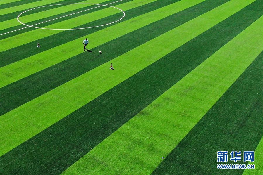 （走向我們的小康生活）（5）青?，敹啵狐S河源的幸福村