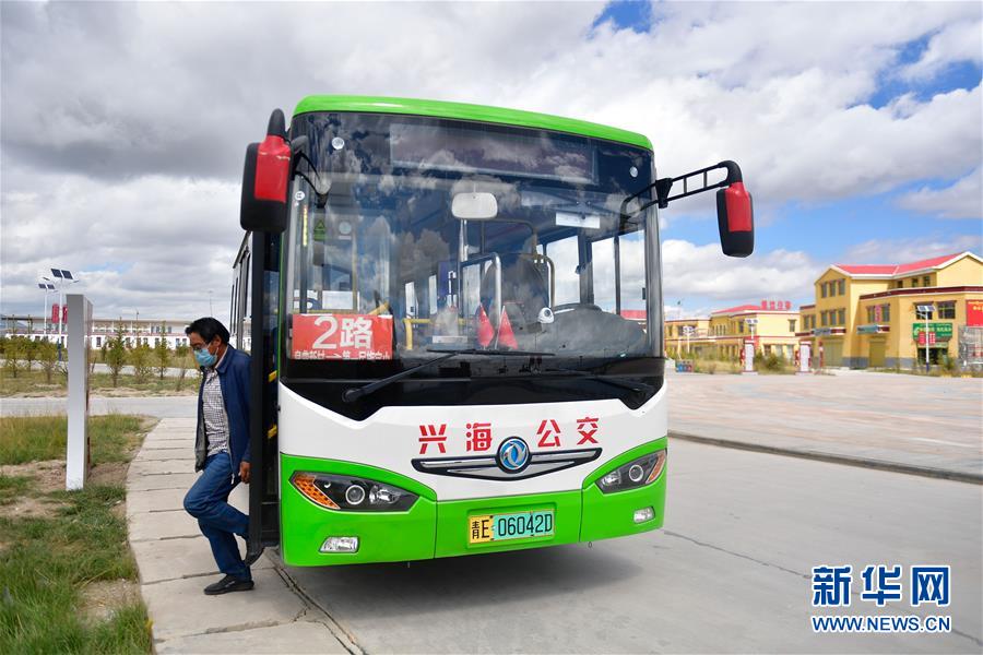 (走向我們的小康生活)(2)青海興海:安置點的新生活