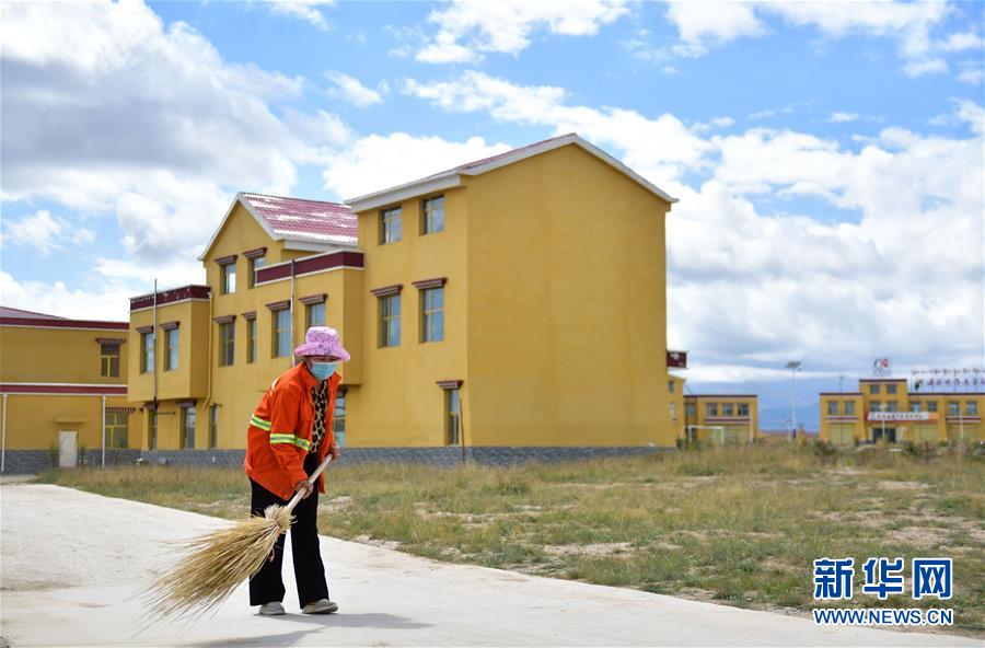 (走向我們的小康生活)(4)青海興海:安置點的新生活