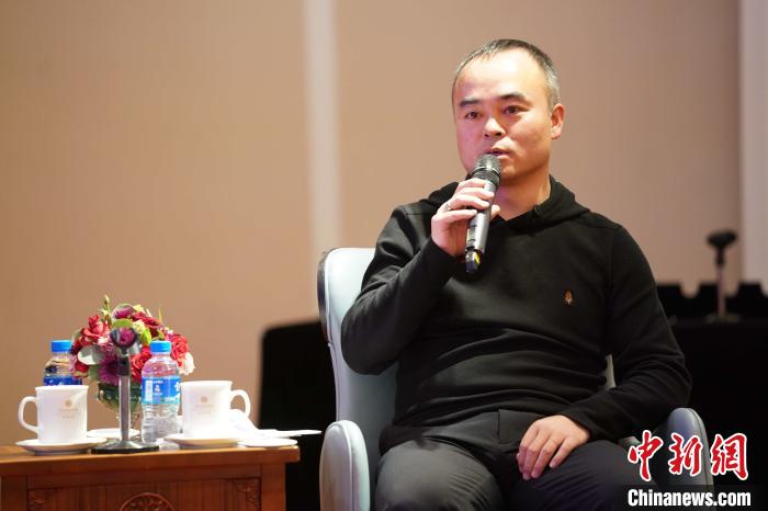 圖為<a target='_blank' >中新社</a>青海分社社長胡鐘藝就加強(qiáng)瀾湄流域新聞報(bào)道發(fā)表觀點(diǎn)?！√K丹 攝