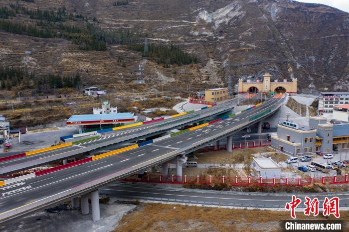 四川汶馬高速建成通車馬爾康加入成都3.5小時經(jīng)濟(jì)圈