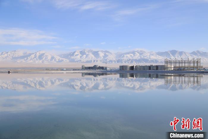 圖為鹽湖景色。　馬翔 攝