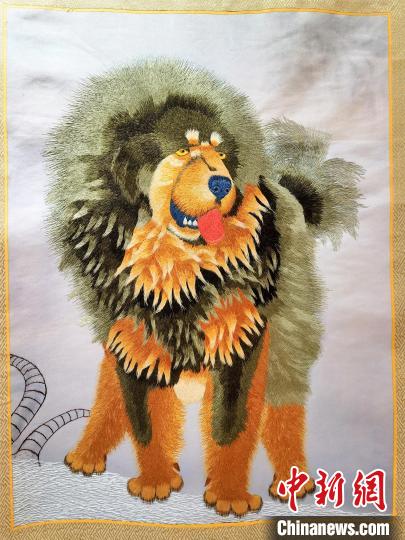 圖為藏繡作品?！∑钤鲚?攝