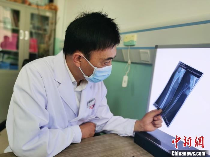 (人民幸福生活)青海:草原上“回族曼巴”的醫(yī)者仁心