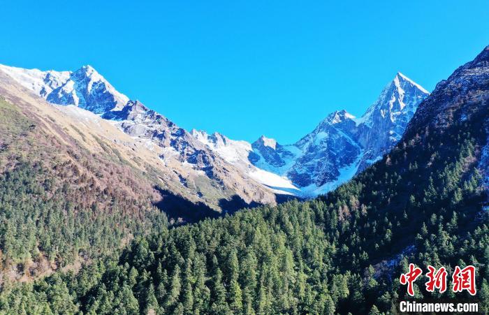 畢棚溝景區(qū)風(fēng)光?！“苍?攝