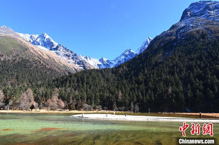 畢棚溝景區(qū)風(fēng)光?！“苍?攝