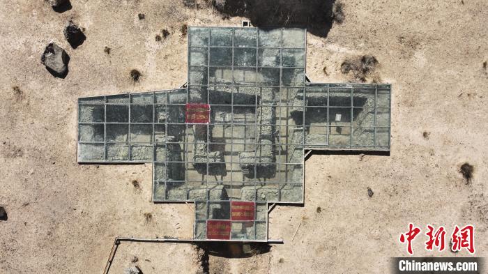 圖為被稱為“九層妖塔”的熱水墓群一號(hào)大墓。　馬銘言 攝