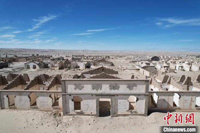 航拍青海省海西蒙古族藏族自治州茫崖市冷湖石油工業(yè)遺址保護(hù)區(qū)?！●R銘言 攝