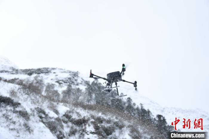 圖為無人機檢跡。　靳河新 攝