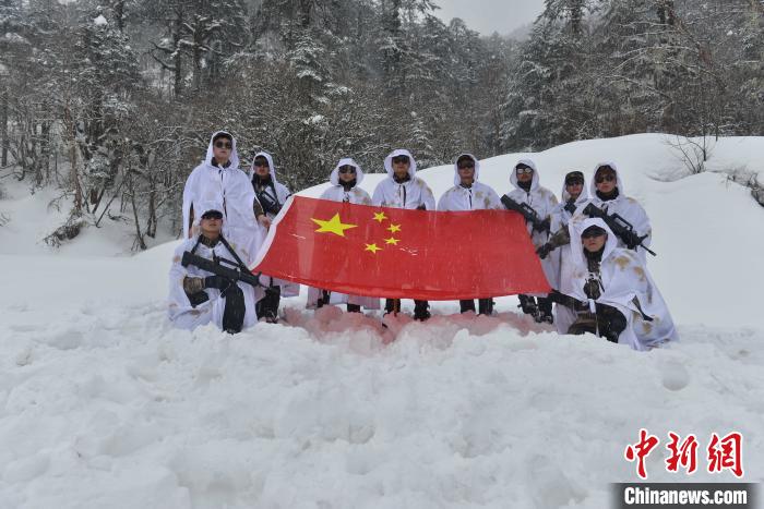 圖為主權(quán)宣誓。　楊靜 攝