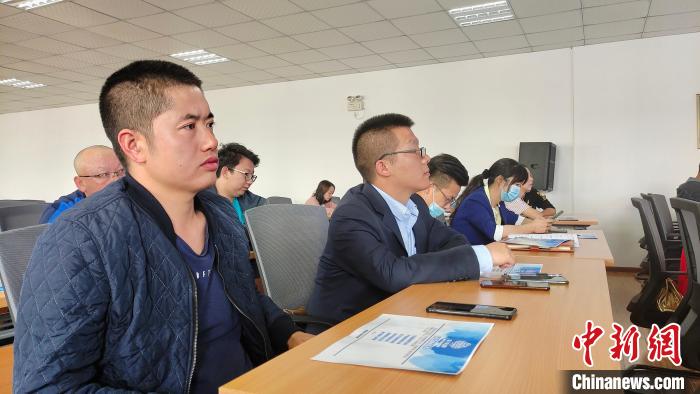 圖為培訓(xùn)會(huì)現(xiàn)場(chǎng)。　貢桑拉姆 攝