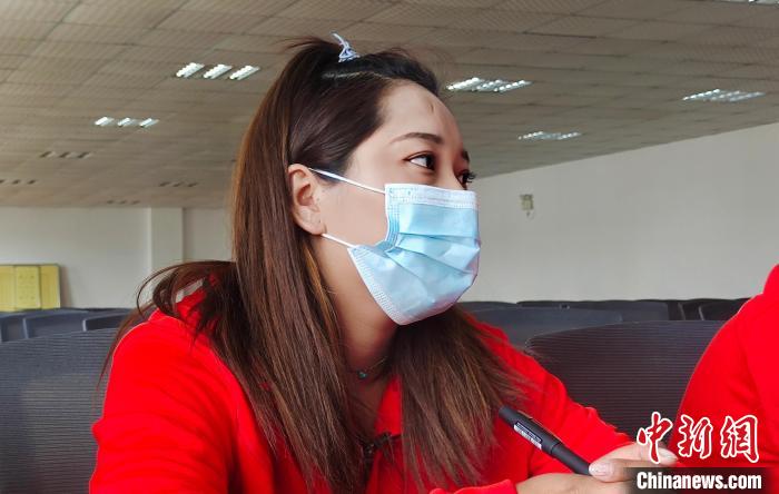 圖為西藏自治區(qū)運(yùn)動(dòng)員聽培訓(xùn)講座?！∝暽＠?攝