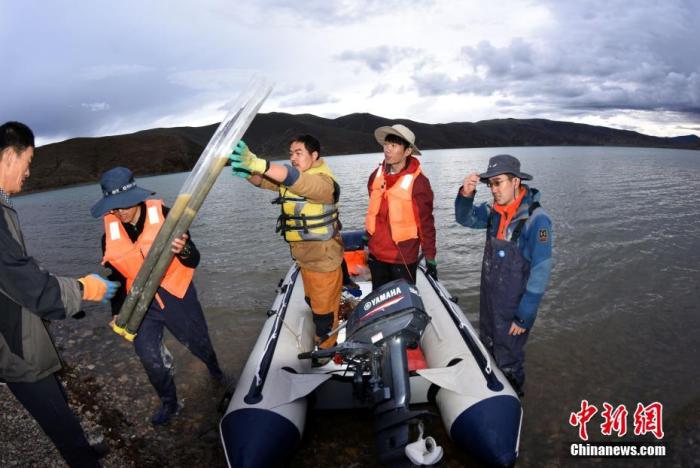 圖為科考隊員順利完成浪錯采樣滿載而歸。 <a target='_blank' ><p  align=