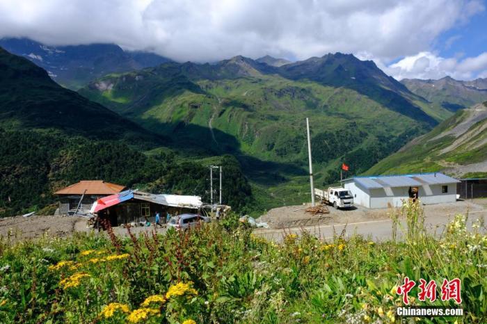 圖為8月6日，玉麥鄉(xiāng)卓嘎、央宗姐妹的牧場風(fēng)光。 <a target='_blank' ><p  align=