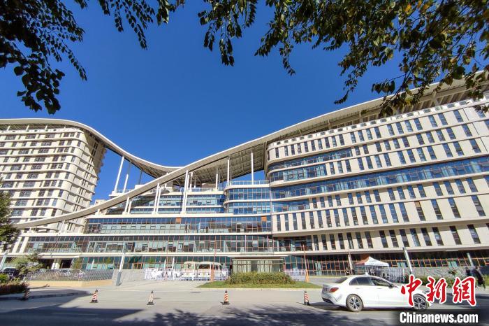 圖為西藏自治區(qū)婦產(chǎn)兒童醫(yī)院，該院填補了西藏沒有省級兒童醫(yī)院(婦幼保健院)的空白?！〗w波 攝