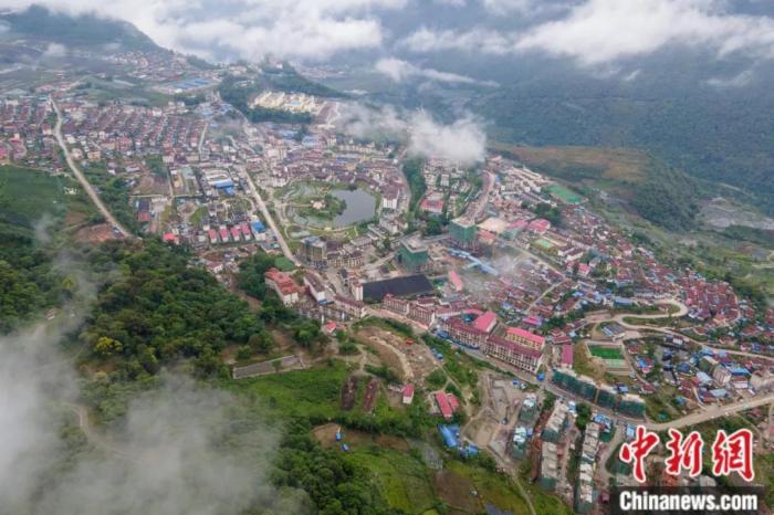 墨脫縣城全貌。(無人機畫面)