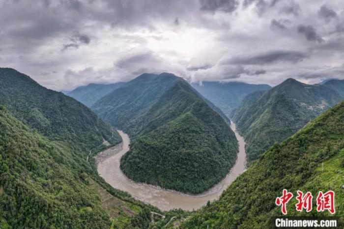 林多大拐彎。