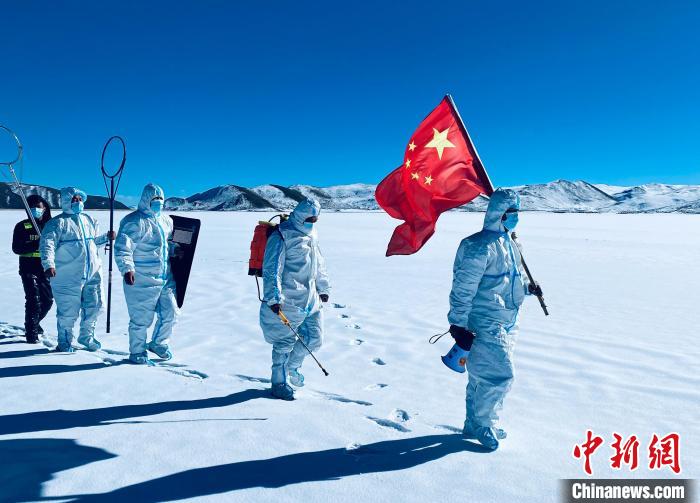 西藏移民警察:踏平巡邏路才有溫馨回家路