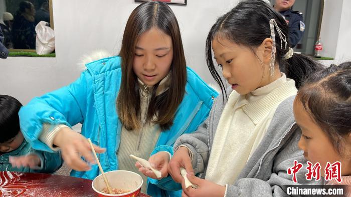 西藏戍邊民警:一想到孩子,心就瞬間柔軟了