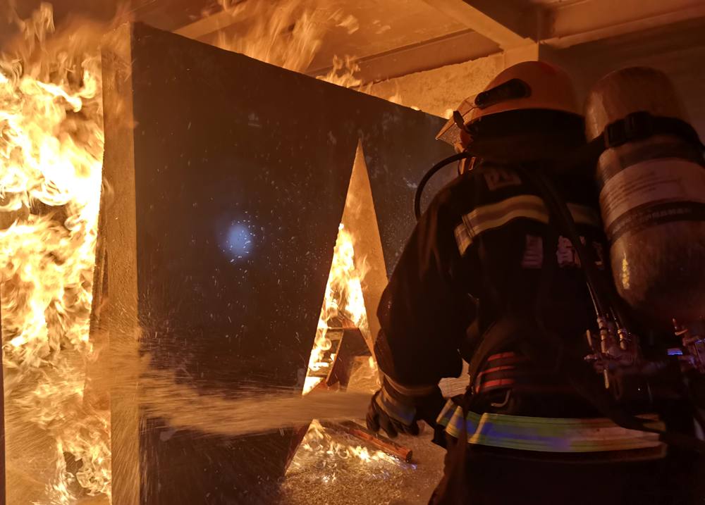 真火內(nèi)攻實操訓(xùn)練。