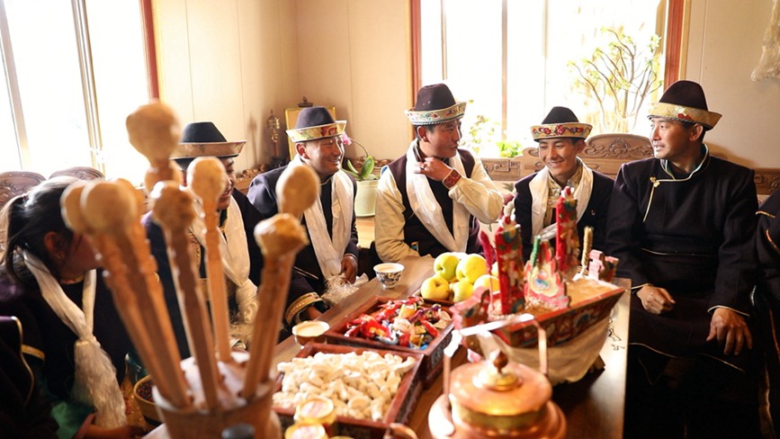 齊聚一堂，迎“古突”之夜。