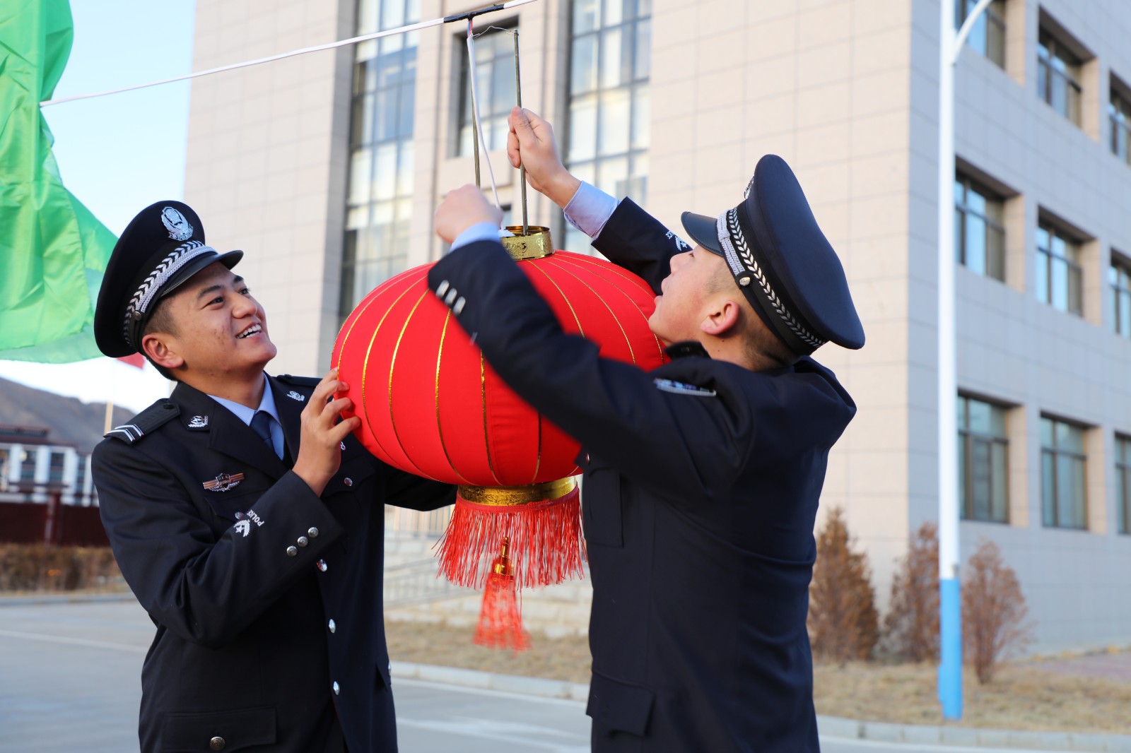 （要聞 新媒體）雪域邊關(guān)的他們，是歸途的(4189296)-20230122091651.jpg