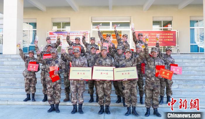 獲獎(jiǎng)選手合影。　吳蒙昆 攝