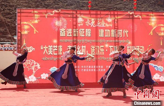 舞蹈《吉祥熱巴》?！∶⒖悼h委宣傳部供圖