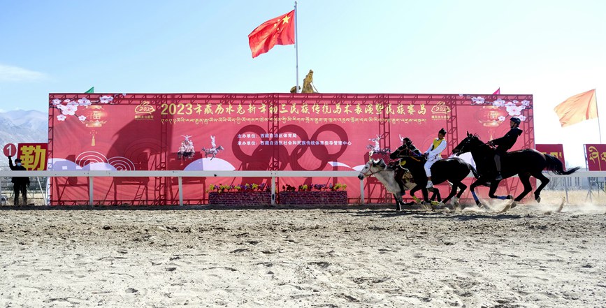 藏歷新年，精彩的馬術(shù)表演。潘多攝