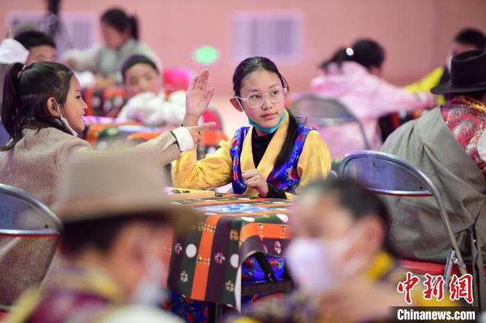 圖為比賽現(xiàn)場(chǎng)?！∝暩聛硭?攝