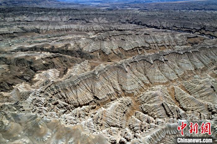 4月5日，西藏阿里札達(dá)土林。(無人機(jī)照片) 李林 攝