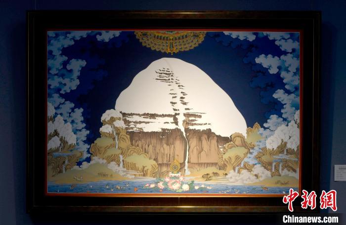 圖為5月16日，展覽中新創(chuàng)唐卡作品《岡底斯山》?！±盍?攝