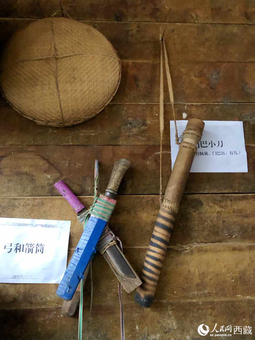 當地獨具特色的藤竹工藝品。