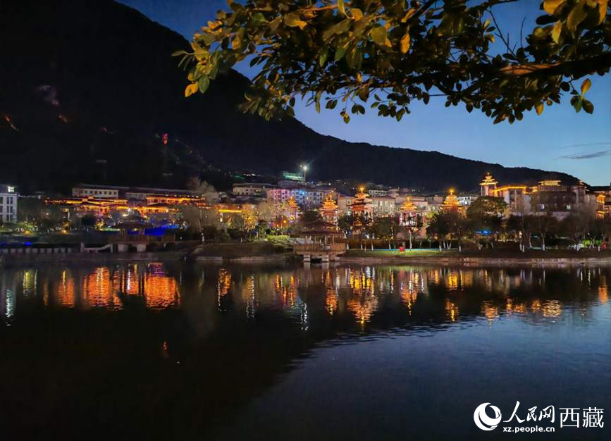 墨脫縣夜景。人民網(wǎng) 李海霞攝