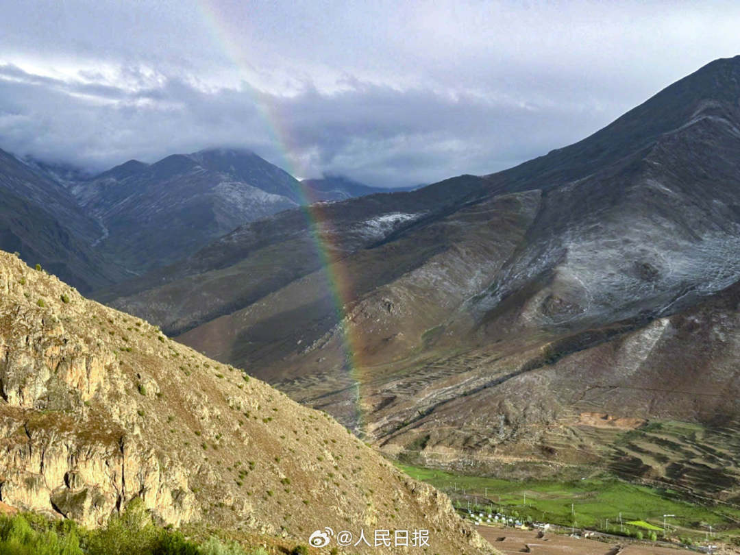 接好運！青藏高原現(xiàn)巨大彩虹橋