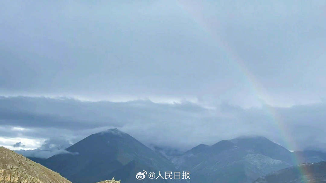 接好運！青藏高原現(xiàn)巨大彩虹橋
