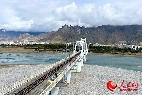 拉薩河特大橋。張敏穎 攝