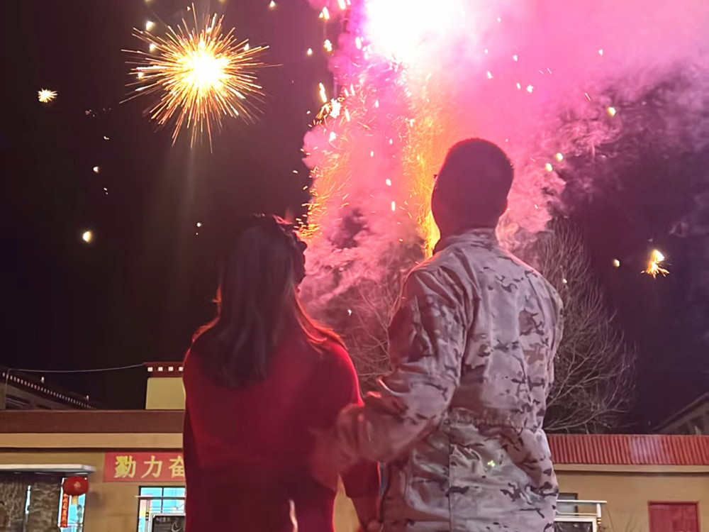 來隊家屬的溫馨瞬間?；粢綌z